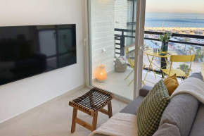 Charming Sea View Hideaway at Marbella's Marina